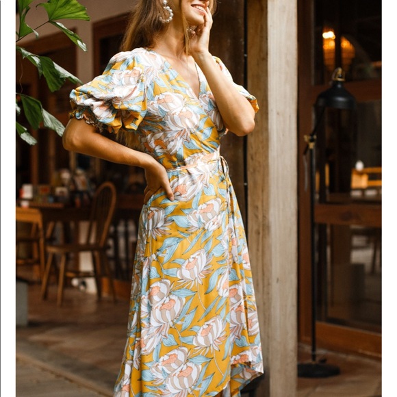 Floral yellow wrap dress - Picture 2 of 5